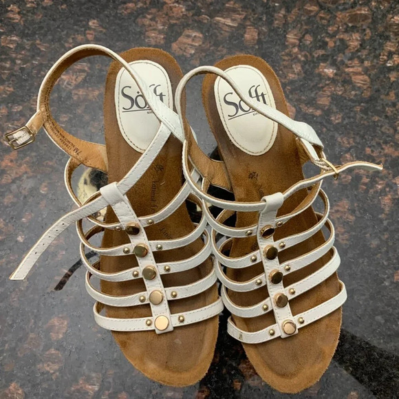 Platform Sandals - Picture 1 of 9